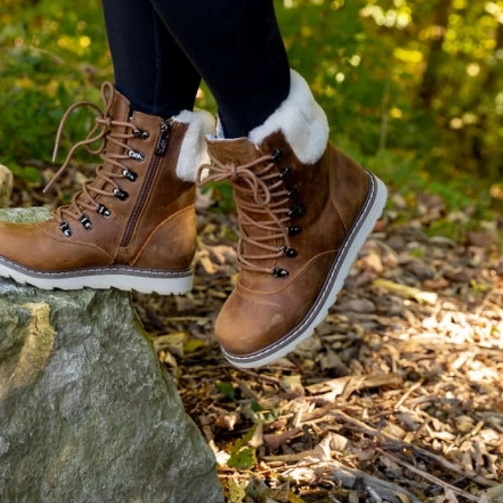 Royal Canadian Cambridge Waterproof Sherling Boot Size 7 Hiking Snow